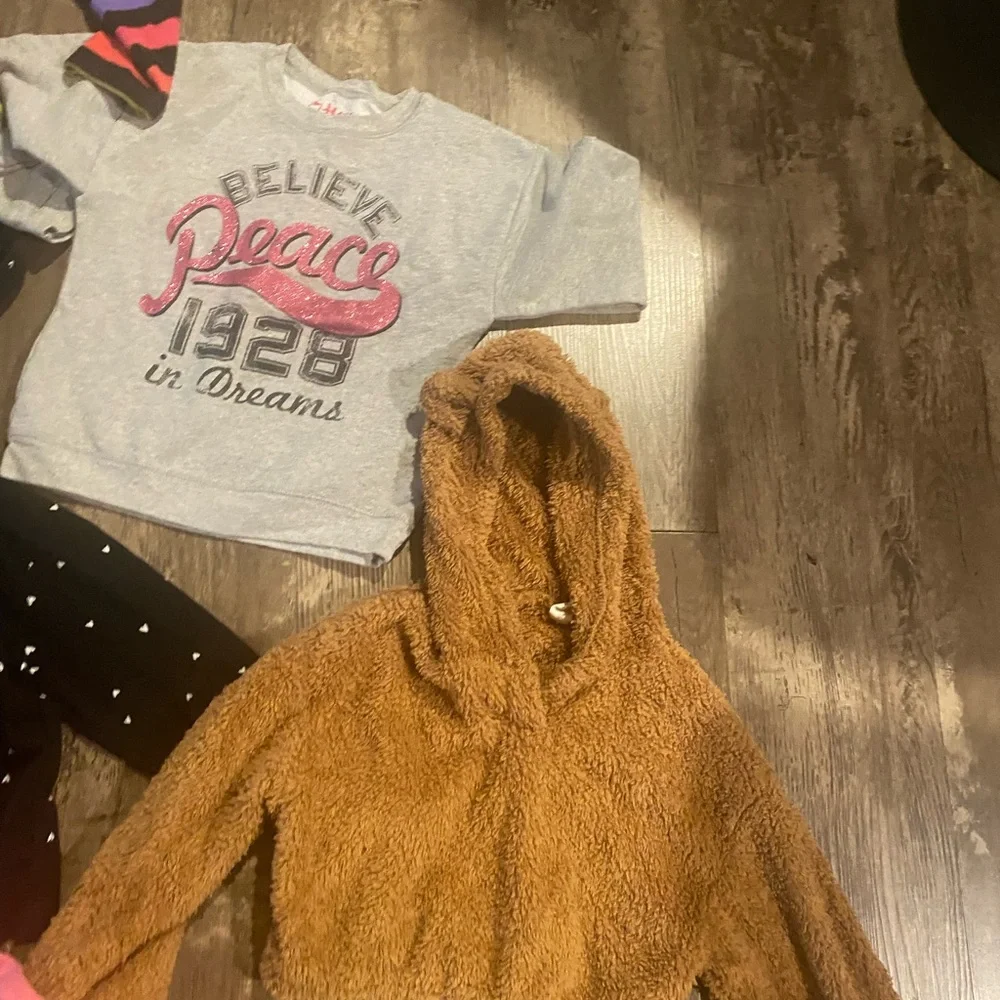Colorful Kids' Sweatshirt Collection - Picture 4 of 5